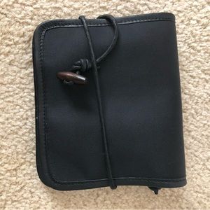 Vincero leather watch holder that carries two watches